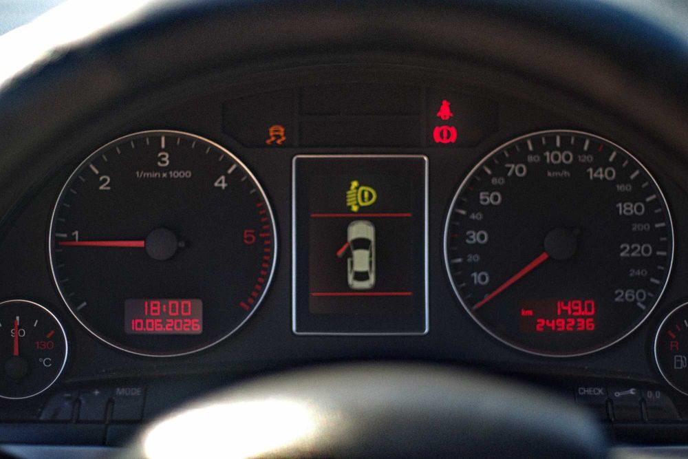 AUDI A4 2.0 TDI 140CV+ - Pronta a comer quilómetros.