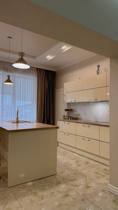 Продаж БУДИНКУ, Щасливе