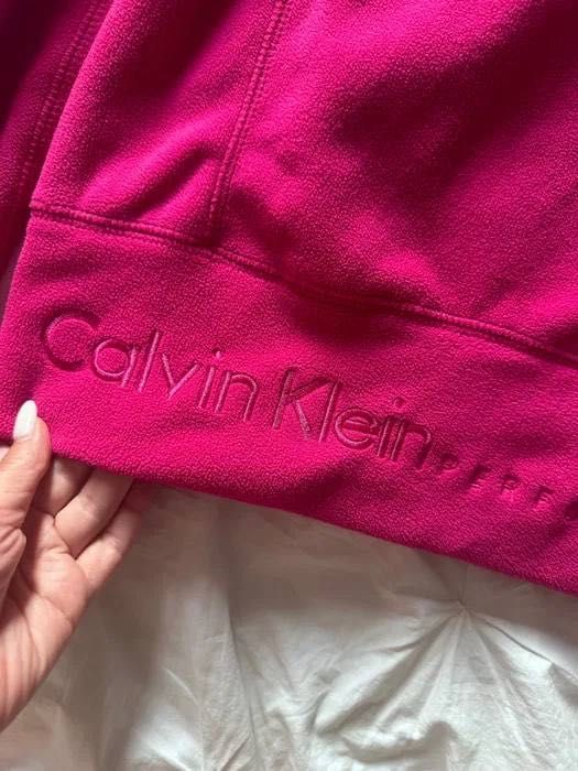 rozowy sweterek zapinany na zamek Calvin Klein S