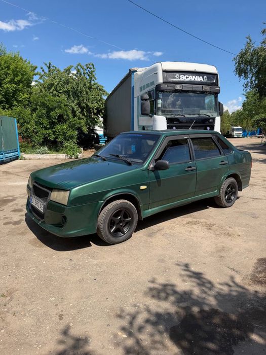 Продам или обменяю  ваз 21099 1400$ Стоит новая резина  Музыка  Сигнализация  0950100031