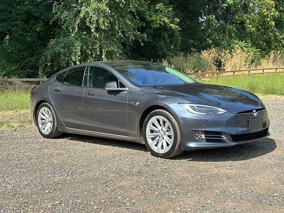 Tesla Model S 100D      2018