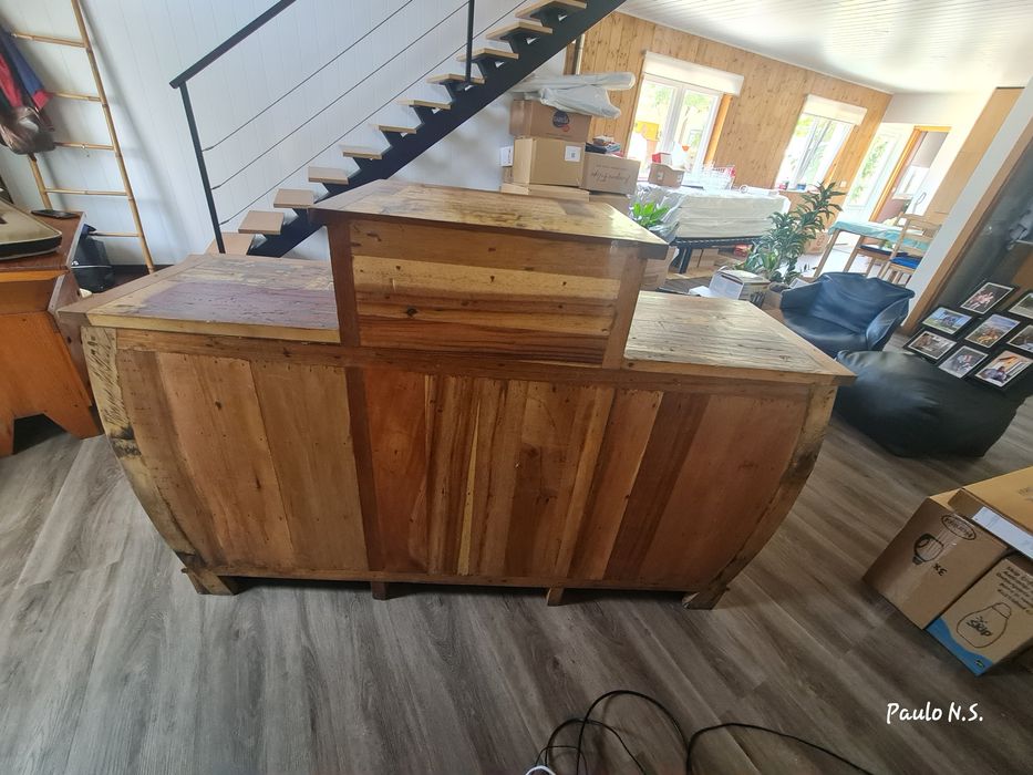 Móvel de sala muito destinto