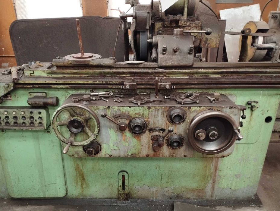 Szlifierki , frezarki do obróbki metali