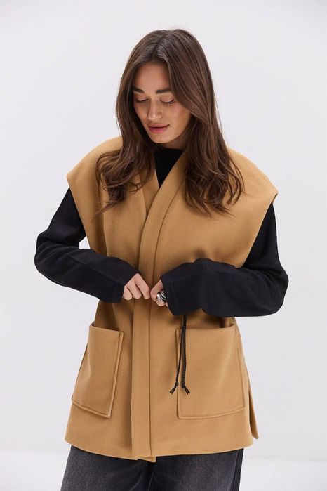 Жилет теплий коричневий