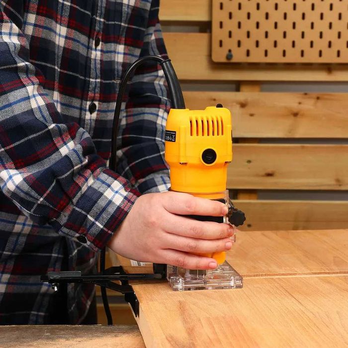 Фрезер DEKO DKR800 1,5кВт глибина 60мм 30000об/хв зажим 6-8мм фрезерка