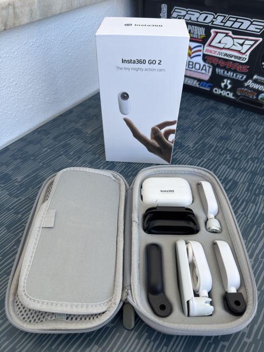 Insta360 GO2 com acessórios