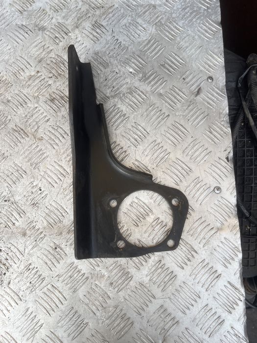 Крепеж переднего моста Паджеро спорт 06 год mitsubishi pajero sport