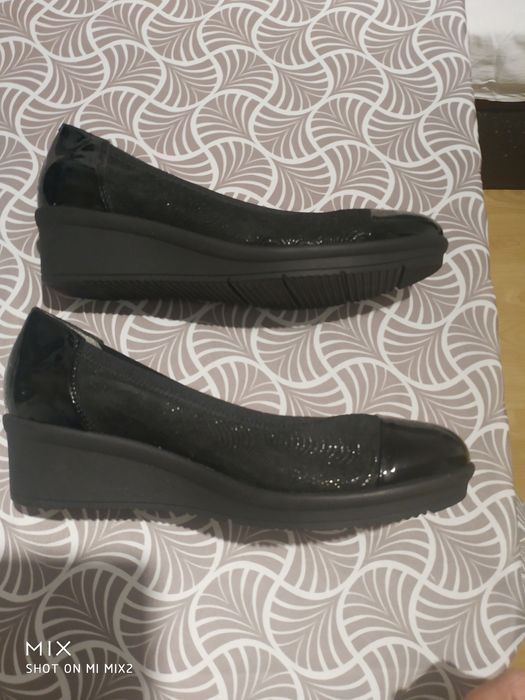 Czarne baleriny na koturnie 38. Lasocki.