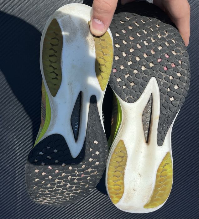 Бігові кросівки Puma