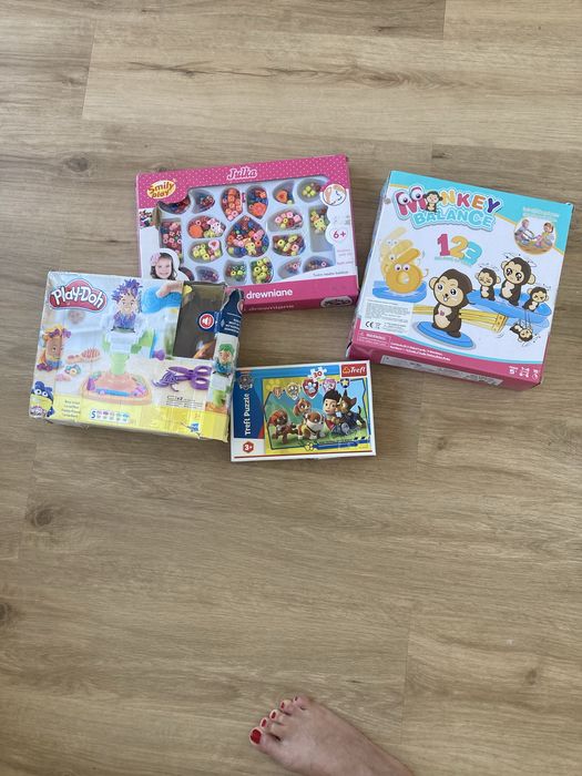 Puzzle psi patrol, play-doh fryzjer, drewniane koraliki