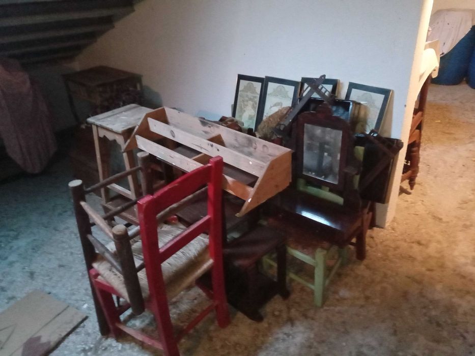 Cabides e outras peças  antigas