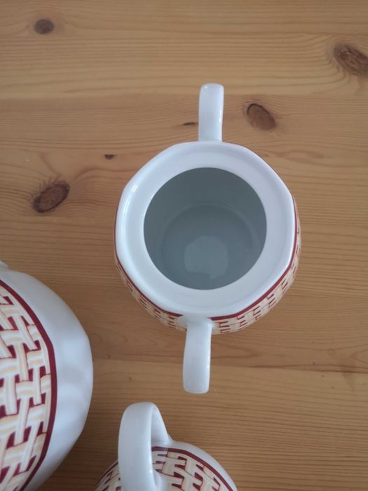 Conjunto bule + leiteira + açucareiro Vista Alegre