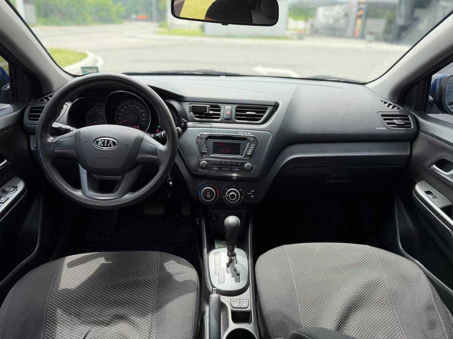 Продам KIA RIO 2012 1.6 Автомат
