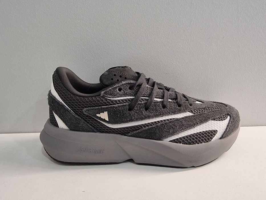 Кросівки Adidas Lightblaze