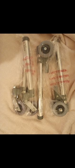 Andarilho novo com rodas