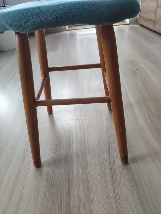 Taboret drewniany z PRL-u