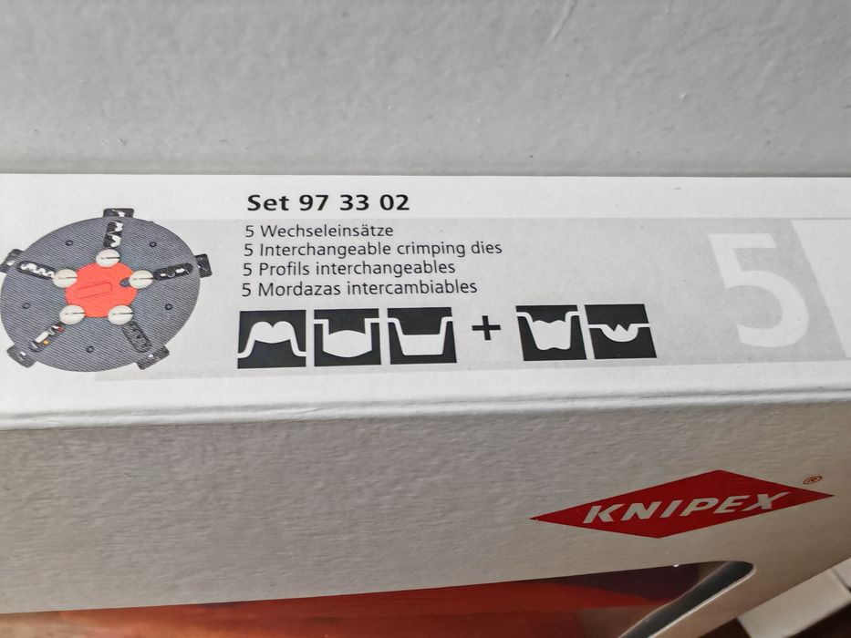 KNIPEX 97 33 02 Szczypce z magazynkiem 5 matryc 
SZCZYPCE DO