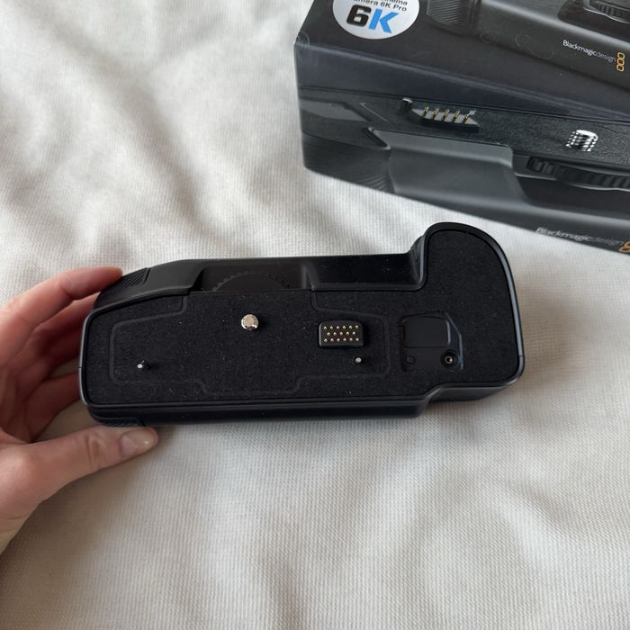 Батарейна рукоятка Blackmagic Design Pocket Cinema Camera 6K4К