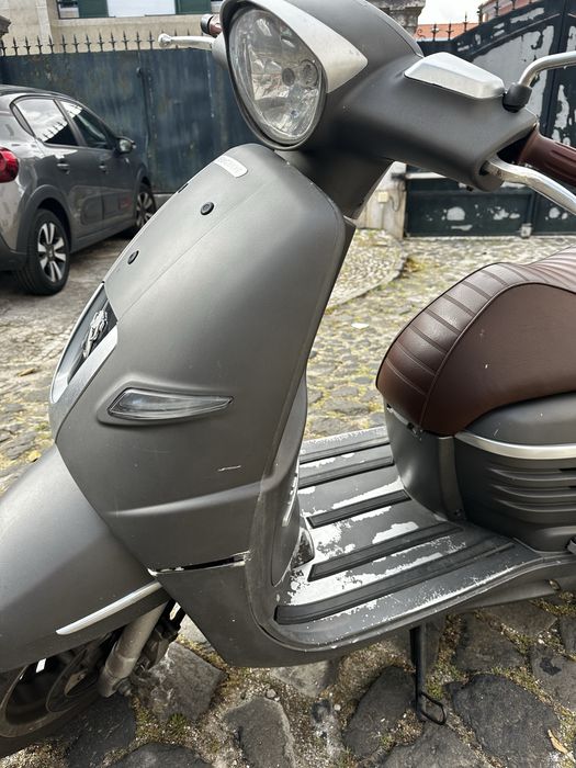 Scooter Peugeot Django 125