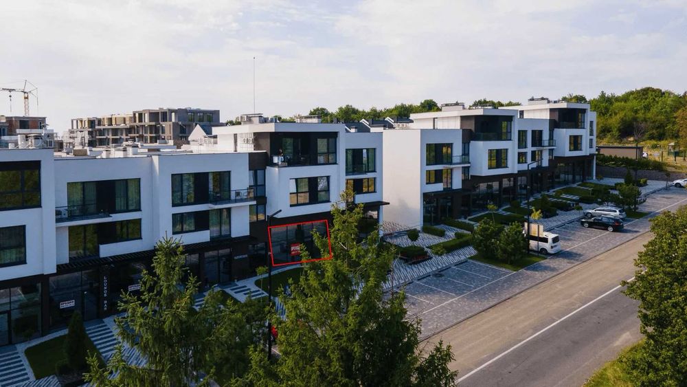 Оренда комерційного приміщення 30,4 м² ｜ КМ SHERWOOD ｜ Ужгород ｜ Перший поверх ｜ Під магазин або офіс ｜ Без комісії