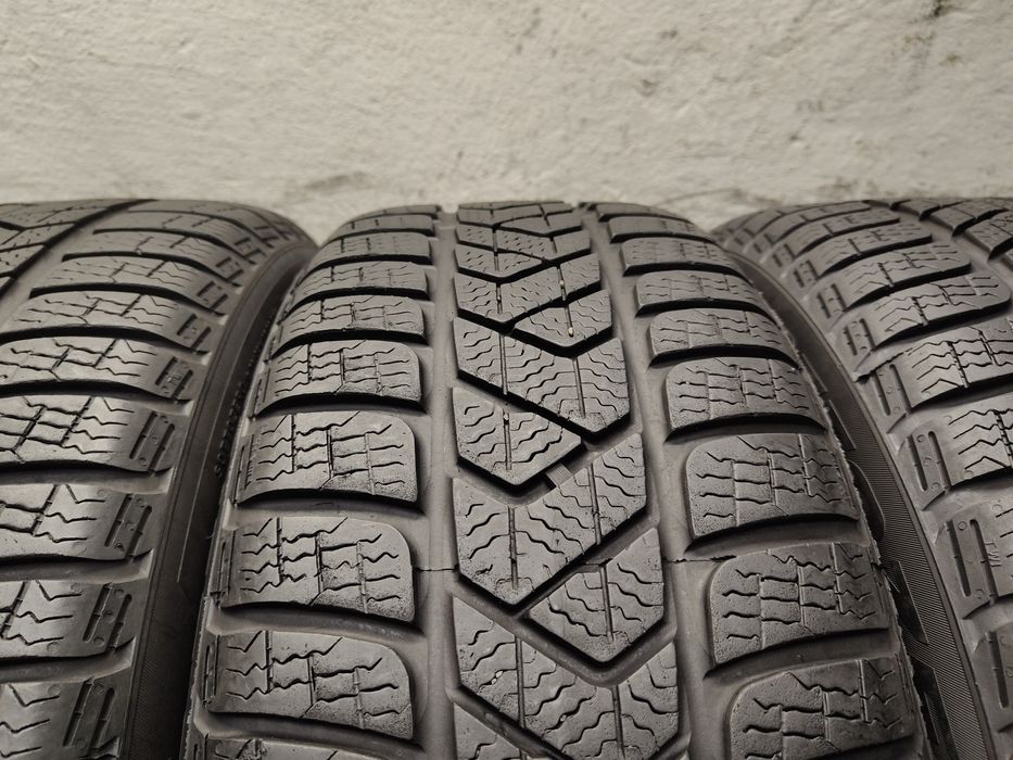 4X 215/55R17 98V XL Pirelli Sottozero 3 Winter 6mm 2022 Opony Zimowe