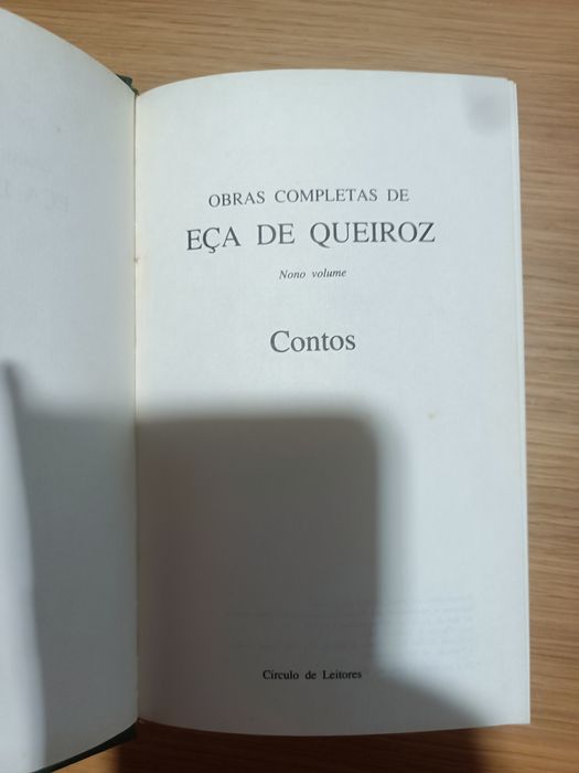 Vendo obras completas de Eça de Queirós