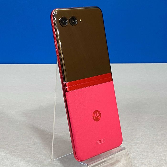 Motorola RAZR 40 Ultra (8GB/256GB) - Viva Magenta