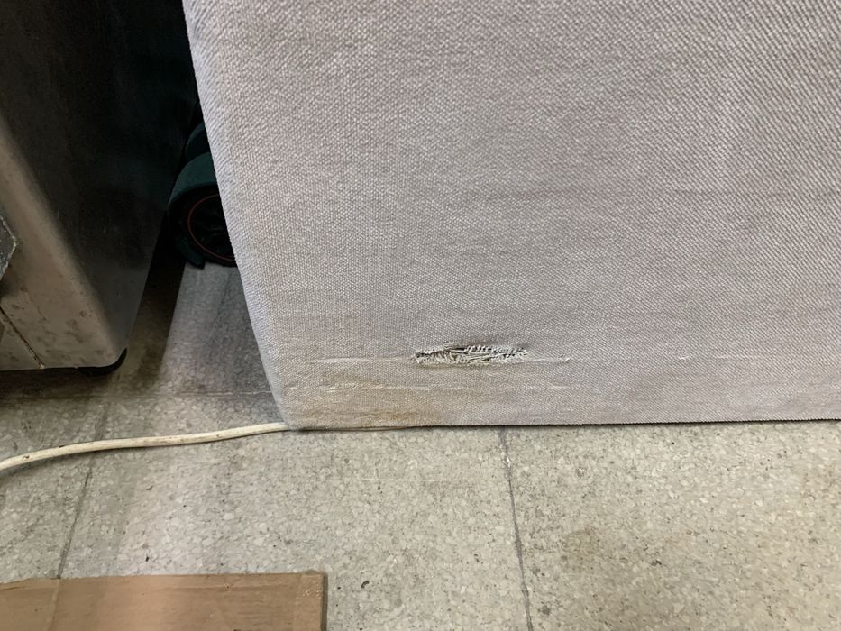 Cabeceira de cama com 110cmx110cm , forrado a cinzento