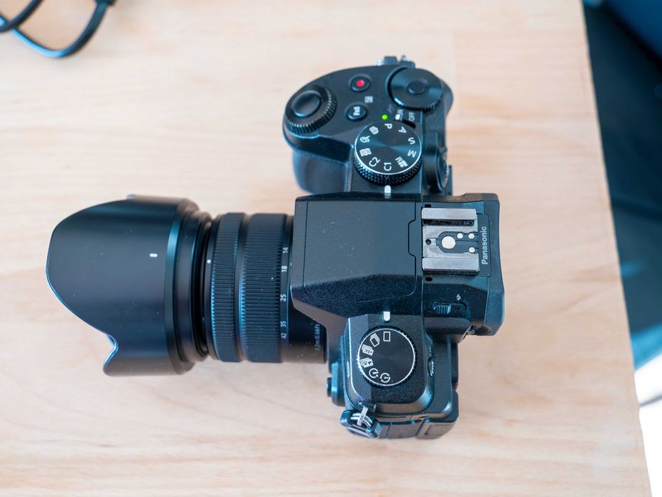 Lumix G80, obiektyw 14-42mm F3.5-5.6, 3 baterie - stan bardzo dobry