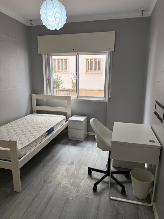Quarto para senhora | LOURES | 500€