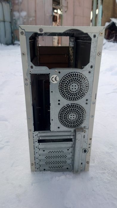 Корпуса для комп'ютерів