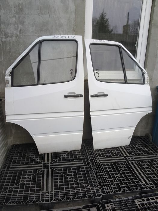 Drzwi sprinter 901 903  zdrowe komplet
