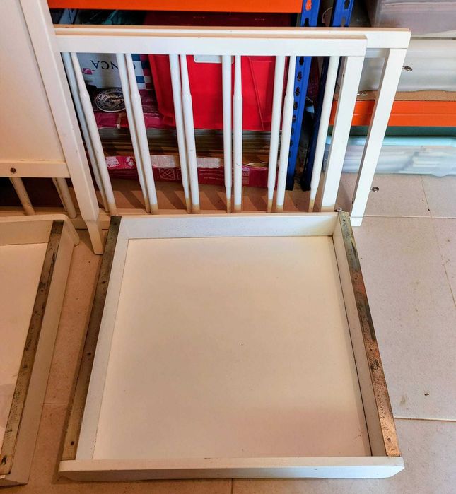 GRÁTIS: cama de grades para criança. COLCHÃO novo por 10 euros.