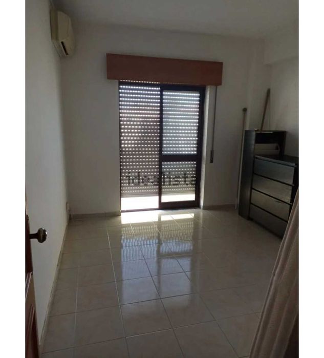 Apartamento T2 nas Gambelas para alugar longa duração