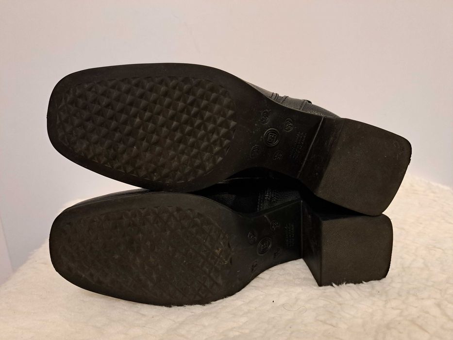 Kozaki czarne krótkie roz. 39 Bottero  obcas 7 cm