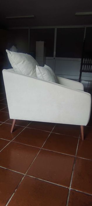 Poltrona/ Cadeirão NOVA, ainda embalada