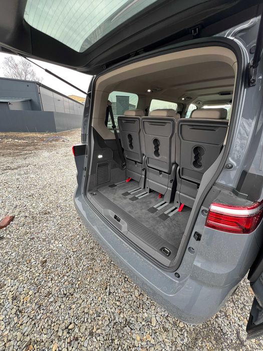 Wynajem busa VW MULTIVAN bus do wynajęcia wypożyczalnia busów