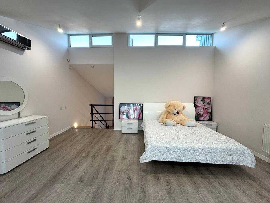 Котедж  з власним гаражем  Петра Полтави центр   300000