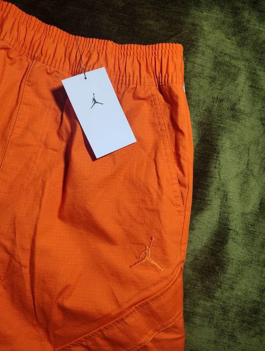 Продам штани Jordan нові
