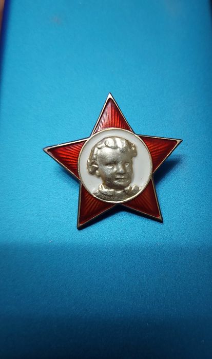 значок октябренка - Купить запчасти для транспорта БУ и новые