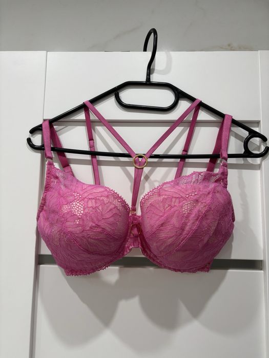 Różowy sexy używany biustonosz stanik