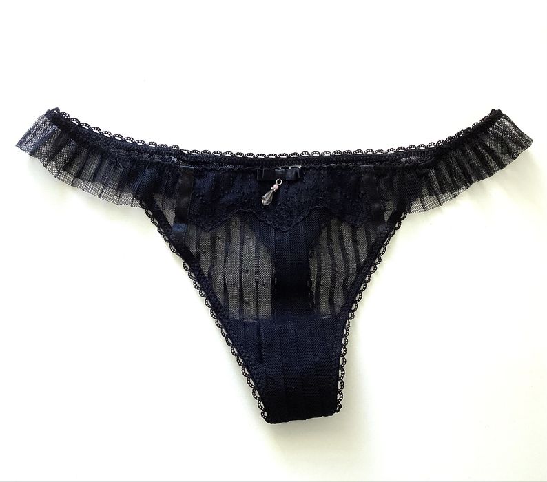 Czarne koronkowe stringi rozmiar S 36 Intimissimi