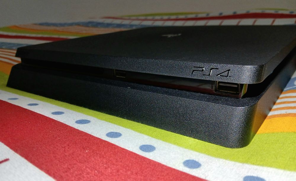 PS4 1 Tb Bom estado