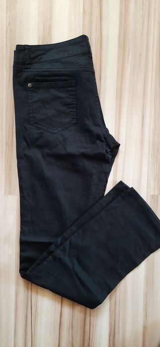 Spodnie czarne Amisu