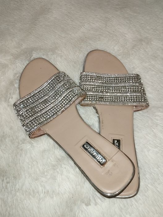 Шльопанці Босоніжки з камінням Primark