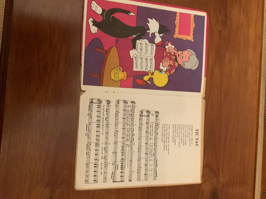 Piu Piu e Silvestre aprendem musica - Disco e livro ilustrado-1975