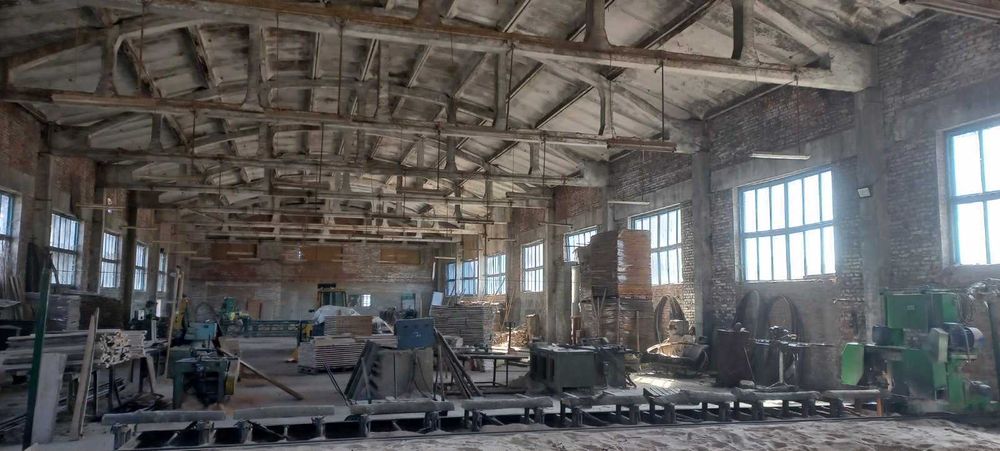 Продаж виробничо-складських приміщеннь. Лісоцех. м.Добромиль.