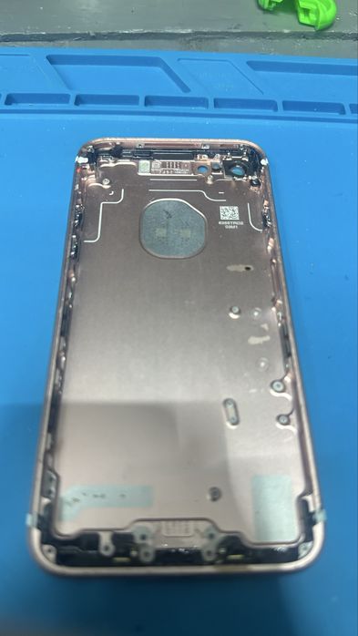 Продам корпус від iPhone 7