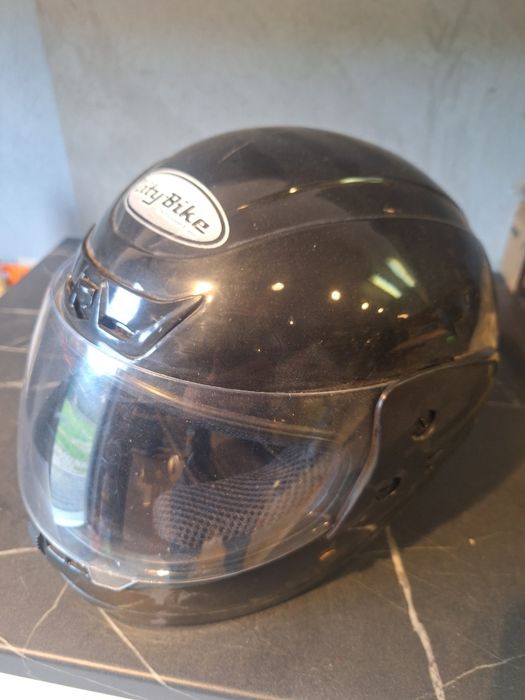 Kask  ochronny ..
