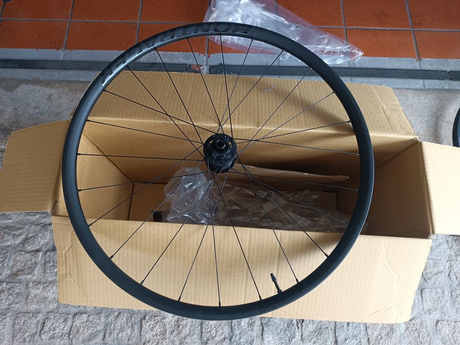 Rodas MTB 29" Carbono Bontrager Kovee Elite 30 Boost